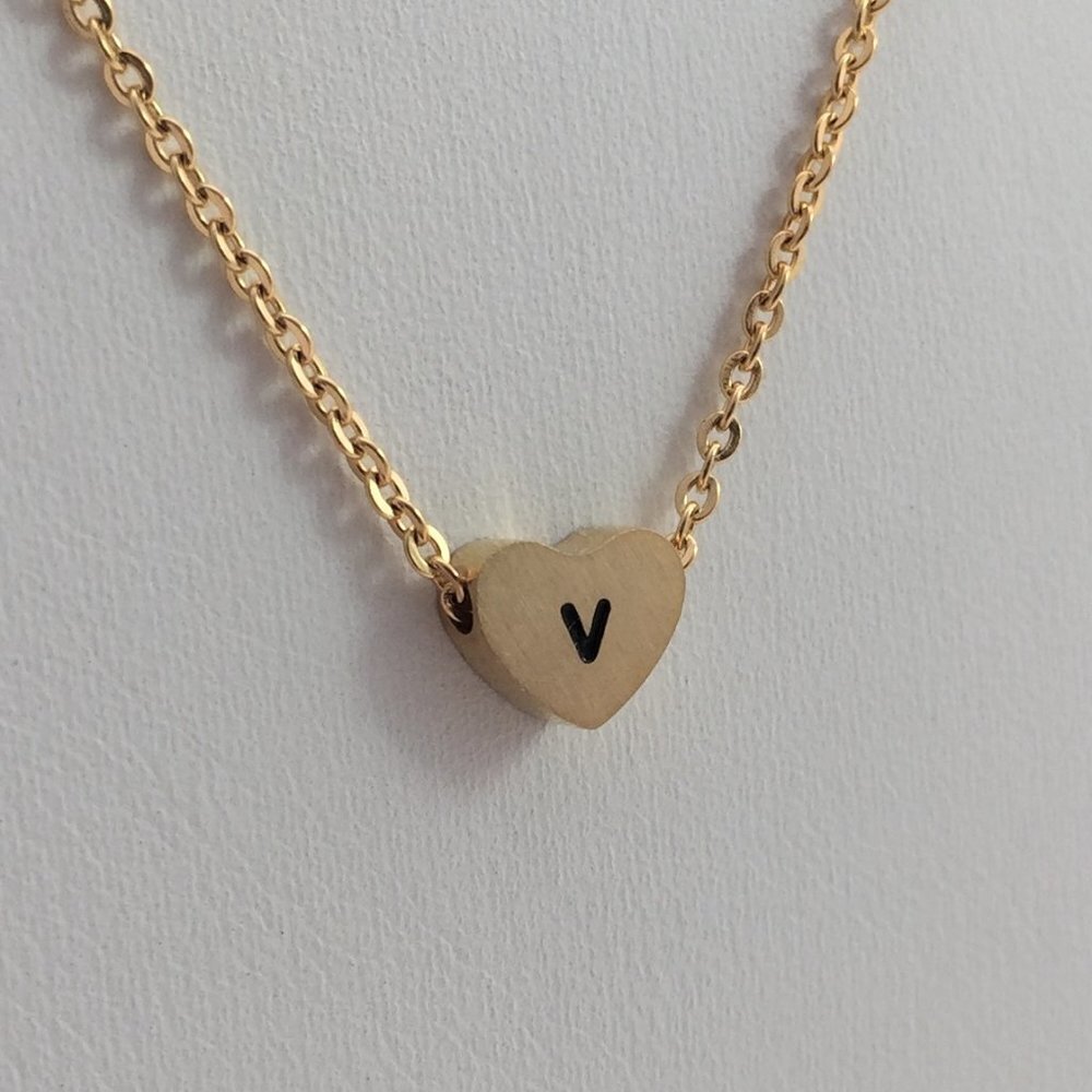Jewelry necklace alphabet letter V gold tone heart love minimalist dainty new